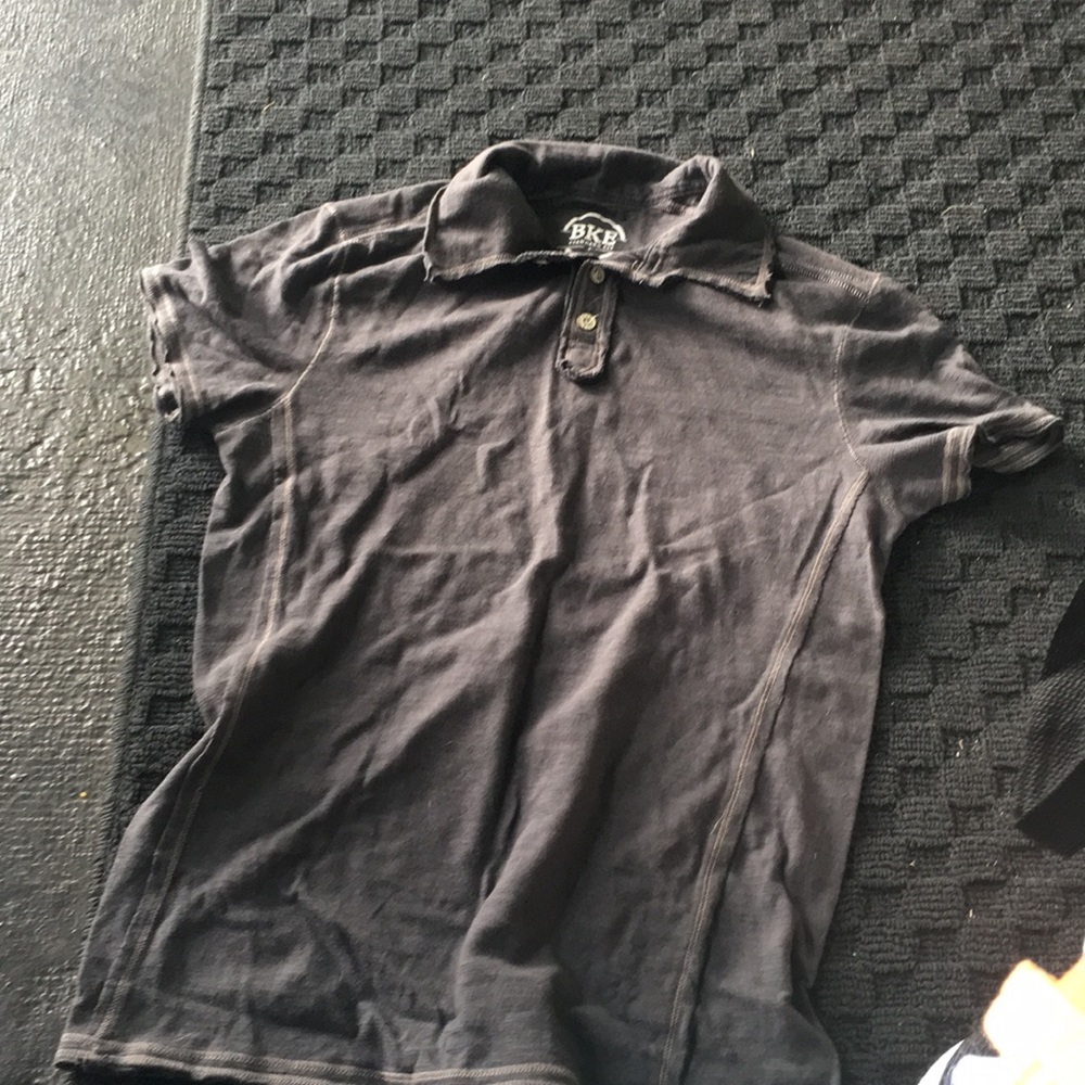 Buckle short sleeves shirt